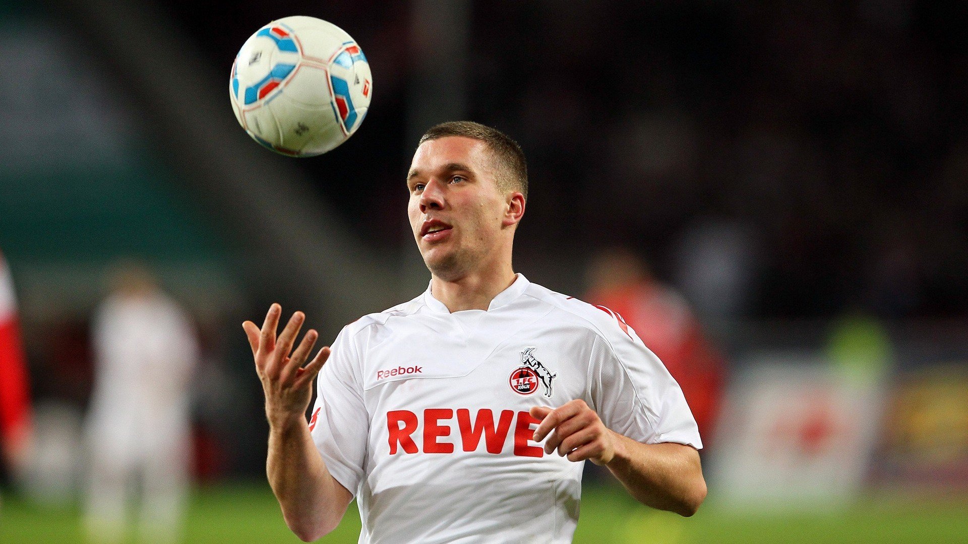 乐鱼体育app官方入口-2025杭州马拉松:三万跑者竞逐“最美赛道”